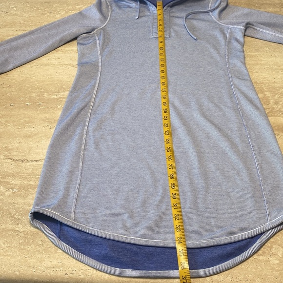 NWOT beautiful Tommy Bahama Denim look, hi low hem, see measurements in photos. - Picture 10 of 11